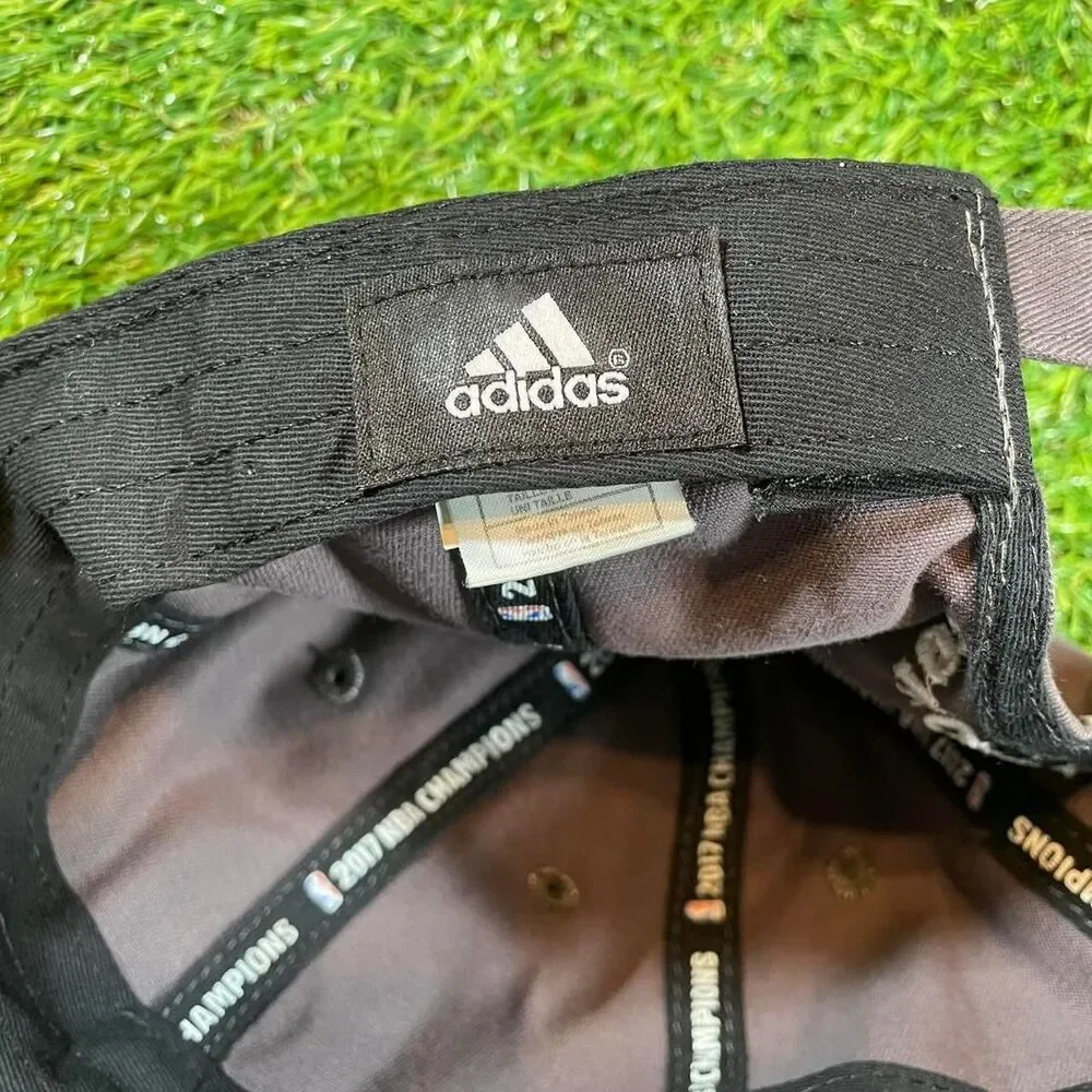 Adidas Golden State Warriors 5x NBA Champions 2017 gray cap